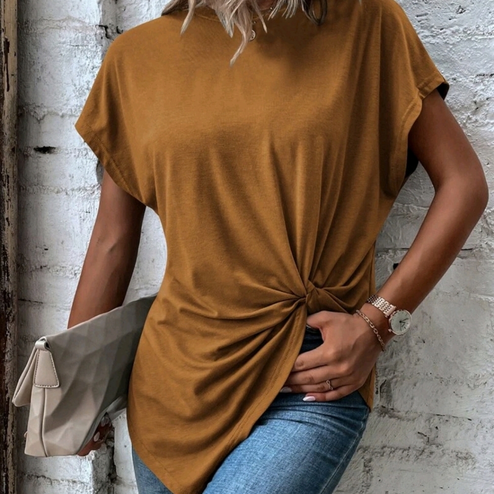 SHEIN Twisted Hem Short Sleeve Top